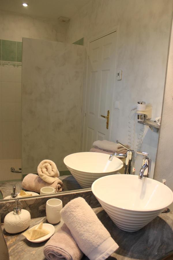 Les Chenes Rouges Bed and Breakfast Veyrines-de-Domme Εξωτερικό φωτογραφία